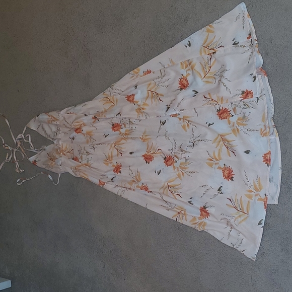 WOMENS SUMMER OPEN BACK FLOWER DRESS SIZE SMALL - Picture 4 of 10